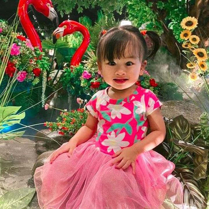 <p>Sementara Zunaira Alessia Safaraz Ismail atau dipanggil Zunaira disebut sebagai adik. (Foto: Instagram @syahnazs)</p>
