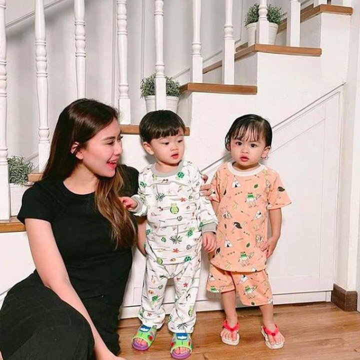 <p>Dari pernikahannya dengan Jeje 'Govinda', Syahnaz Sadiqah dikaruniai anak kembar, Zayn dan Zunaira. (Foto: Instagram @syahnazs)</p>