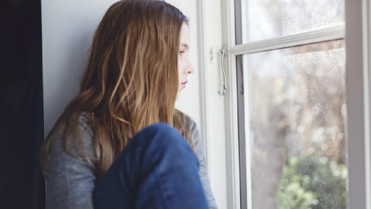 691775740 Young girl during session with her psychotherapist