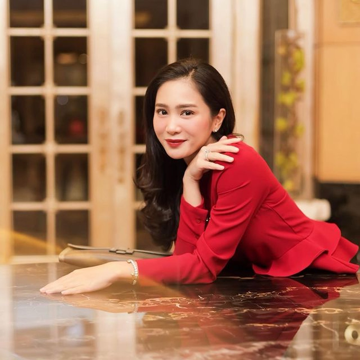 Bunga Zainal belakangan ini kerap jadi perbincangan publik terkait agamanya&period; Yuk kita intip potret Bunga&excl;