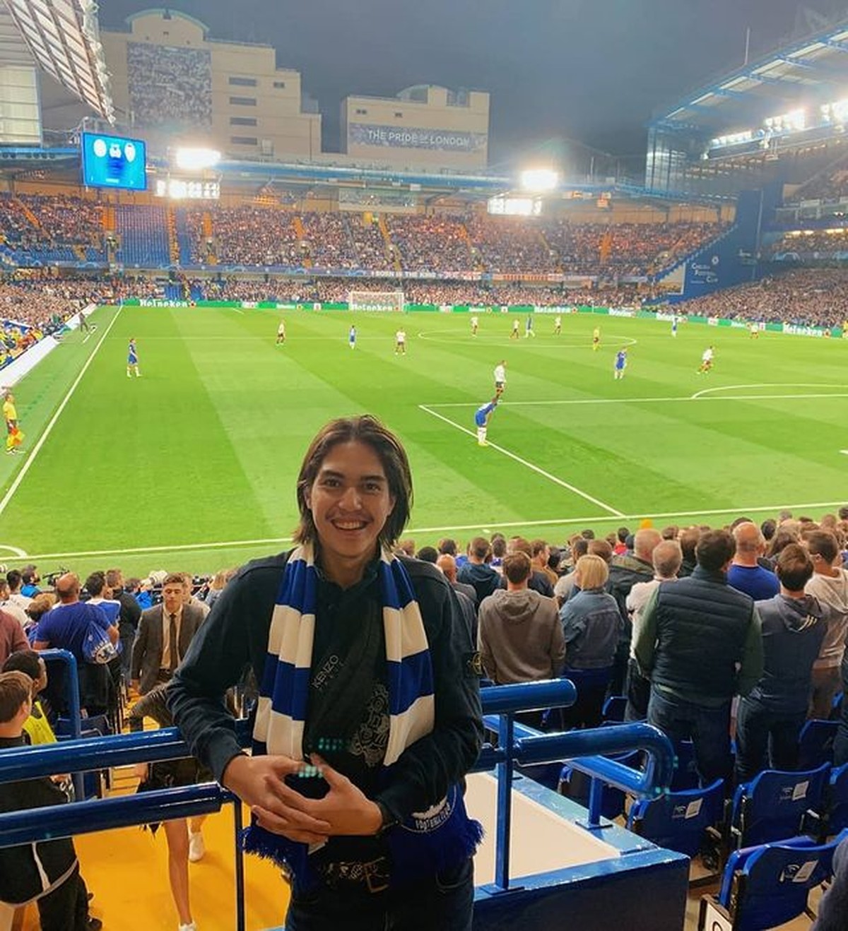 El Rumi dikabarkan telah menamatkan kuliahnya di London&period; Yuk kita lihat apa saja kegiatan serunya selama berkuliah disana&excl;