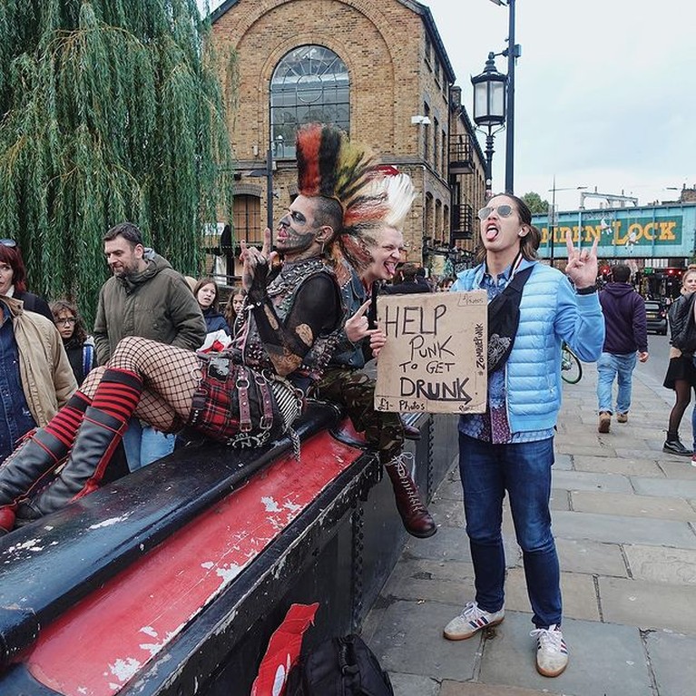 Kegiatan Seru El Rumi Selama Kuliah di London El Rumi dikabarkan telah menamatkan kuliahnya di London. Yuk kita lihat apa saja kegiatan serunya selama berkuliah disana!