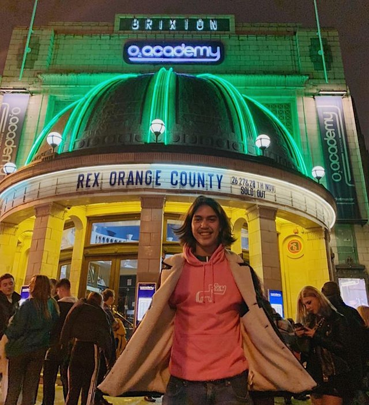 El Rumi dikabarkan telah menamatkan kuliahnya di London&period; Yuk kita lihat apa saja kegiatan serunya selama berkuliah disana&excl;