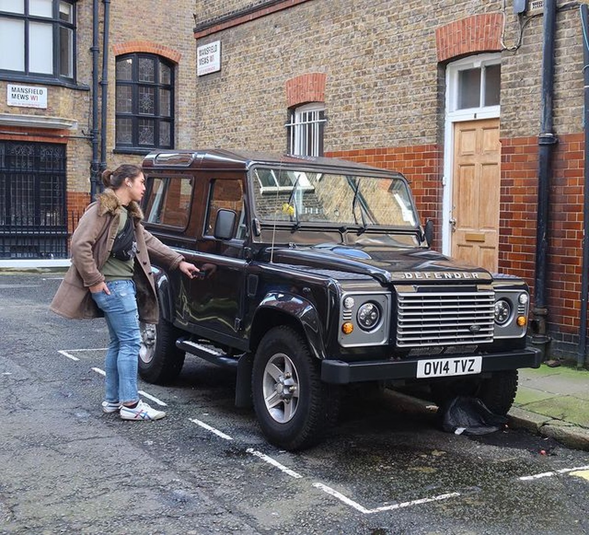 El Rumi dikabarkan telah menamatkan kuliahnya di London&period; Yuk kita lihat apa saja kegiatan serunya selama berkuliah disana&excl;
