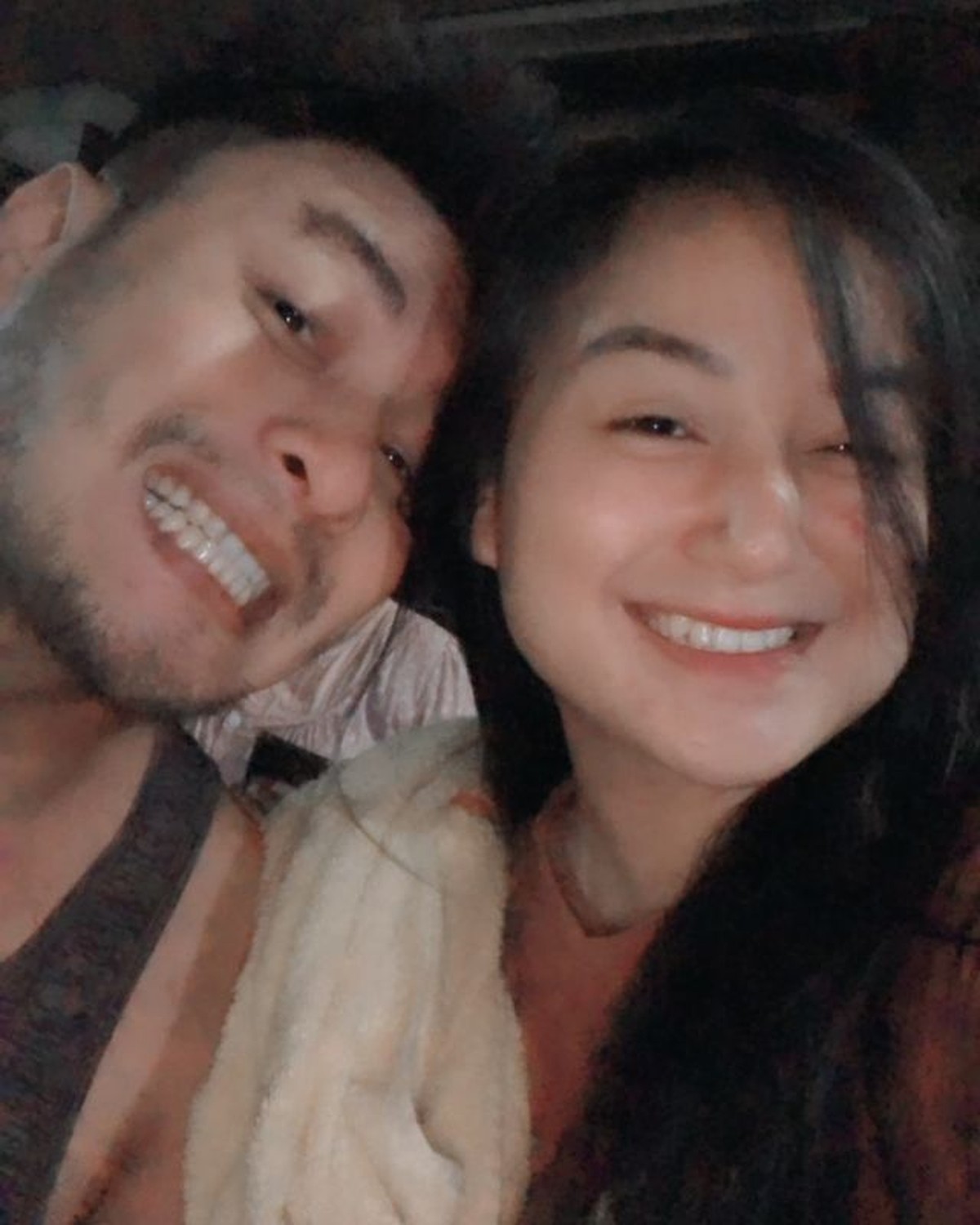 Juwita Bahar diketahui telah menikah dengan Deddy Putra pada tahun 2019 secara diam-diam&period; Yuk kita intip keharmonisan mereka&excl;