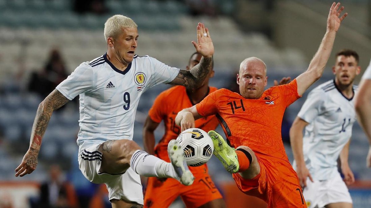 FOTO: Jerman Tertahan, Prancis Menang Meyakinkan
