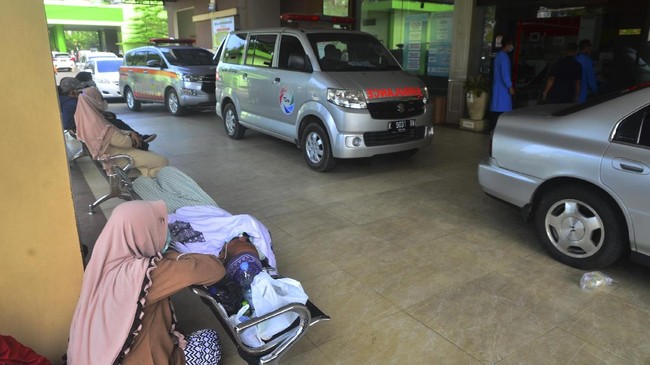 FOTO: Ketika Kasus Covid-19 di Kudus Melonjak Tajam