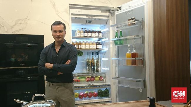 Bagi Nicholas Saputra dapur merupakan bagian penting di rumah. Untuk itu, dia membagikan sejumlah tips membuat dapur yang nyaman dan bikin betah.