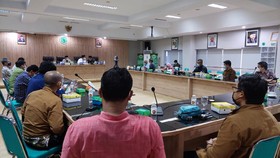 Guru Besar UGM Minta Jokowi Ambil Sikap soal Pegawai KPK