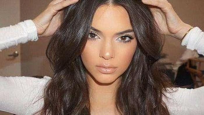 5 Cara Membuat Rambut Wangi Tahan Lama