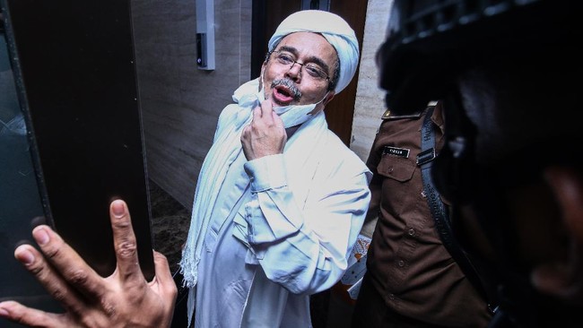 Hal tersebut diutarakan Rizieq saat bersalaman dengan para hakim usai dirinya di vonis empat tahun penjara kasus tes swab RS Ummi Bogor.