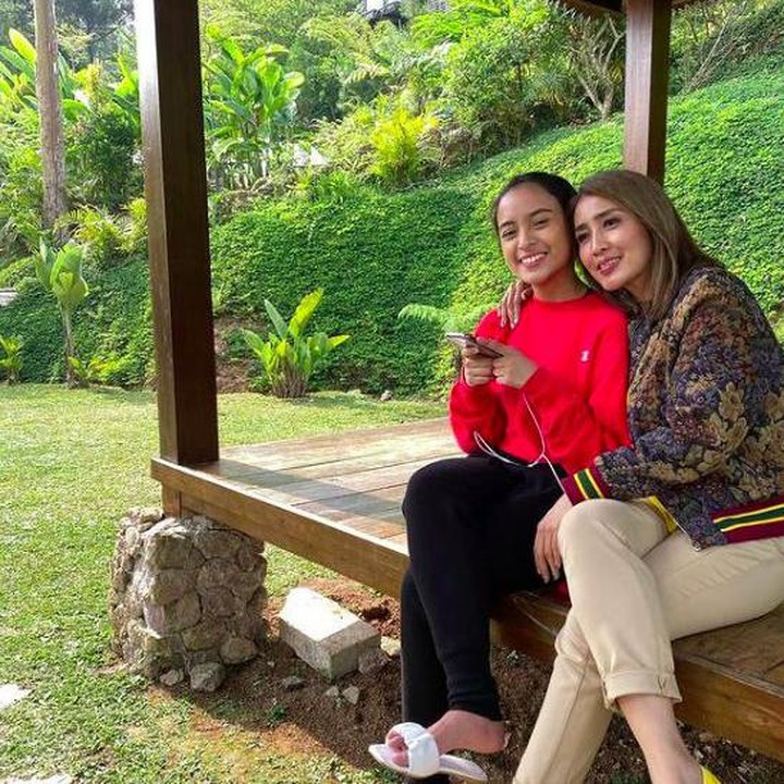 <p>Pada 2016 lalu, putri bungsu Dede Yusuf ini pernah tampil di ajang pencarian bakat dan suaranya menarik perhatian, lho. (Foto: Instagram @sendyyusuf)</p>