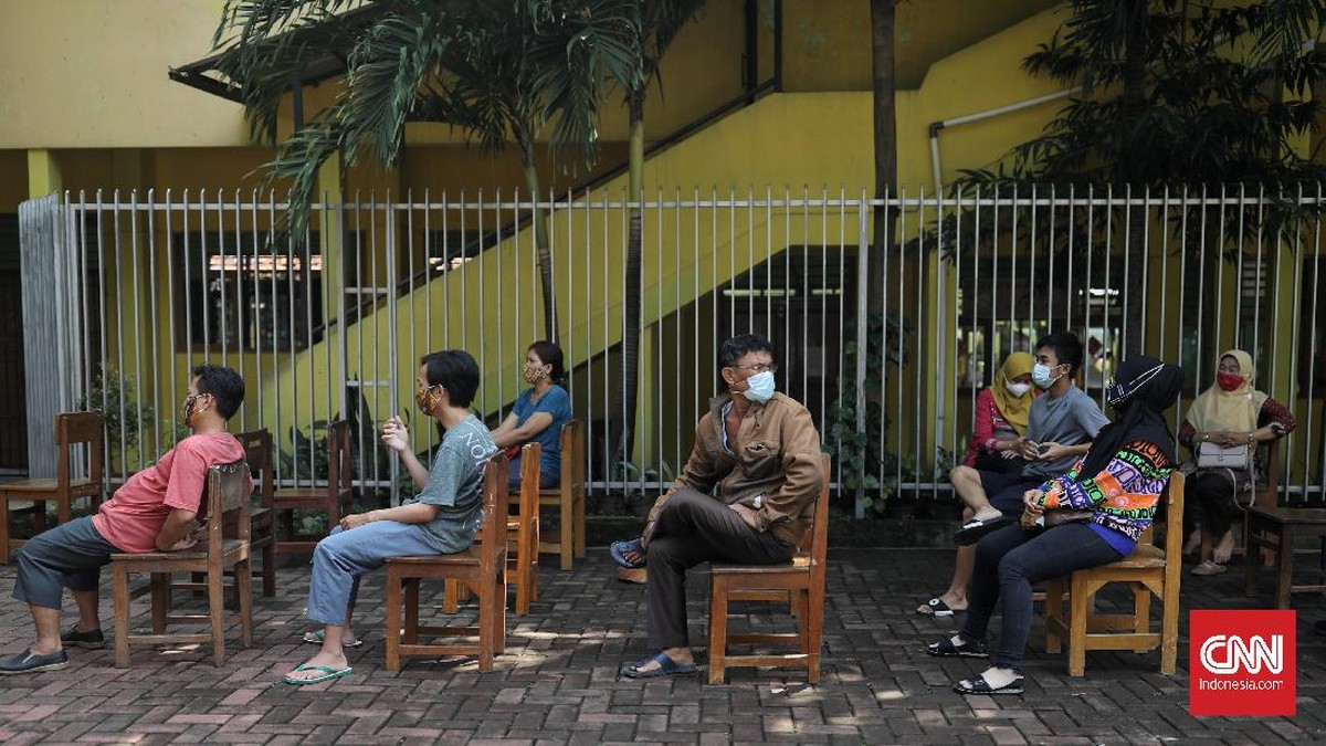 FOTO: Vaksinasi di Zona Merah Cilangkap