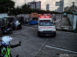 Duduk Perkara Ambulans Tertahan Saat Melintas Iringan Mobil Pejabat