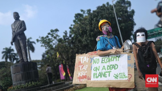 FOTO: Seruan Darurat Iklim Jelang Hari Lingkungan Hidup