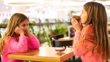 TIPS ATASI ANAK PELIT: JELASKAN MANFAAT SEDEKAH