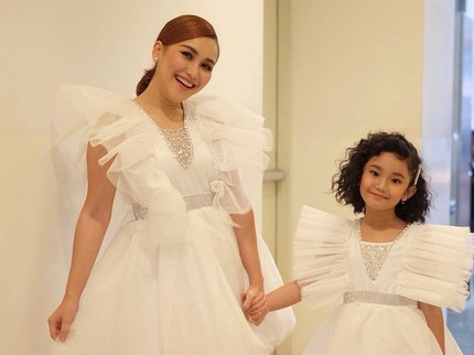 Wow! Bilqis Putri Ayu Ting Ting Ternyata Jago Nyanyi & Pintar Bahasa Inggris