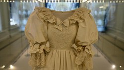 Gaun Pengantin Mendiang Putri Diana Dipamerkan di Publik