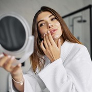 Sudah Terlanjur Over Exfoliating, 4 Cara Memperbaiki Kulit Agar Kembali Baik dan Sehat Ini Bisa Kamu Lakukan
