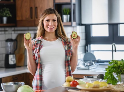 Alpukat untuk Ibu Hamil: Manfaat dan Porsi Aman Konsumsinya