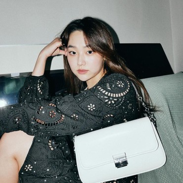 Tinggalkan Jellyfish, Kang Mina Kini Satu Agensi dengan Seo In Guk