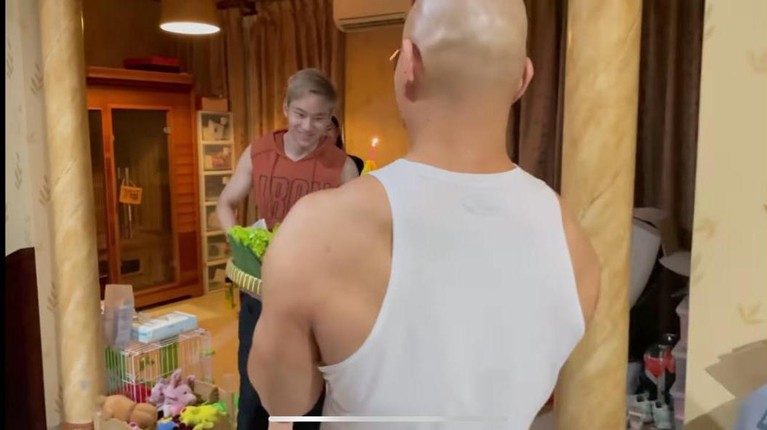 Momen Perayaan Ulang Tahun Azka Corbuzier Putra semata wayang Deddy Corbuzier dan Kalina, Azka kini genap berusia 15 tahun. Yuk intip momen Azka merayakan ulang tahunnya!