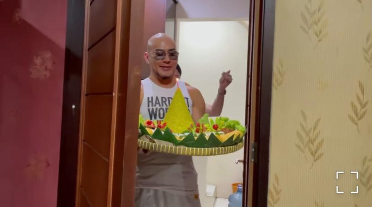 Momen Perayaan Ulang Tahun Azka Corbuzier Putra semata wayang Deddy Corbuzier dan Kalina, Azka kini genap berusia 15 tahun. Yuk intip momen Azka merayakan ulang tahunnya!