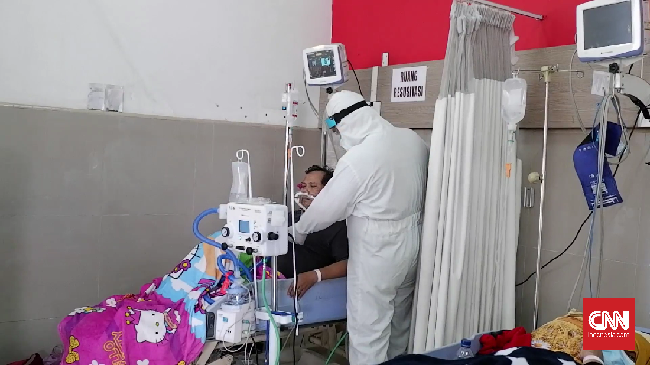 Temuan IDI di sejumlah rumah sakit, para dokter dan perawat harus menyeleksi pasien Covid mana yang harus didahulukan. Seleksi ini berat bagi para dokter.