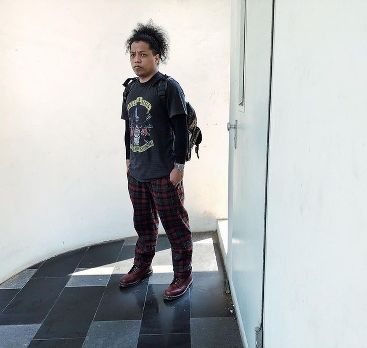 Kritikan Arie Kriting terhadap pemilihan Nagita Slavina sebagai ikon PON Papua XX menuai pro dan kontra&period; Yuk kita intip potret Arie&excl;