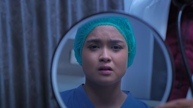 Dalam cuplikan terbaru sinetron Suara Hati Istri, pemeran Zahra diganti dengan jalan cerita karakter itu mengalami kecelakaan dan menjalani operasi.
