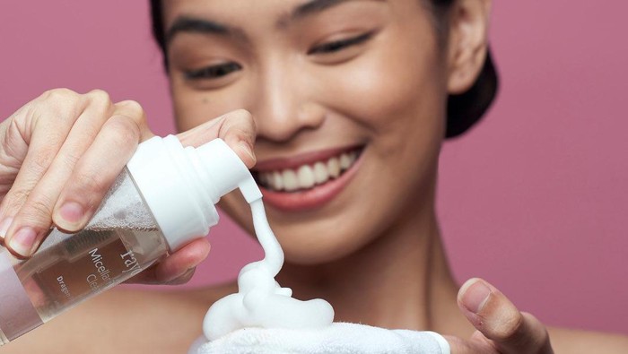 Gak Perlu Double Cleansing, Cukup Pakai Micellar Foaming Cleanser 2 in 1 Lokal Ini! Gak Perlu Double Cleansing, Cukup Pakai Micellar Foaming Cleanser 2 in 1 Lokal Ini!