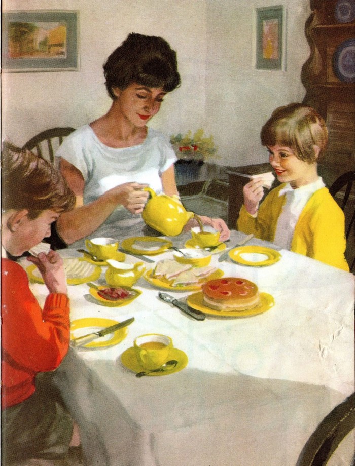 ketidakhadiran sosok ayah pada biskuit Khong Guan karena memang ingin menonjolkan sosok ibu, sesuai dengan target pasarnya