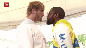 VIDEO: Detik-detik Face Off Floyd Mayweather vs Logan Paul
