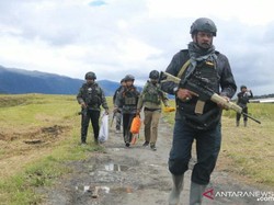 TNI-Polri Tiga Jam Kontak Tembak dengan KKB di Bandara Ilaga Papua