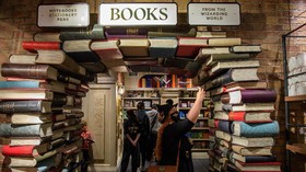 FOTO: Cuci Mata di Toko Pernak-pernik Harry Potter Terbesar