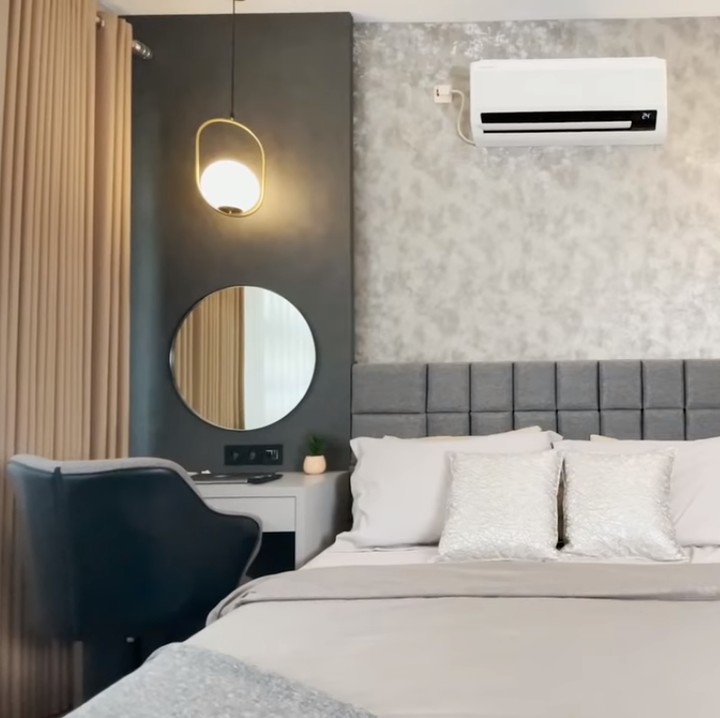 <p>Berikut penampakan kamar tidur milik Wirda Mansur, Bunda. Terlihat mewah ya, seperti di hotel berbintang? (Foto: YouTube Wirda Mansur)</p>