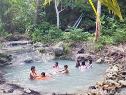 Eksotisme Uai Turang, Air Terjun Mini di Majene