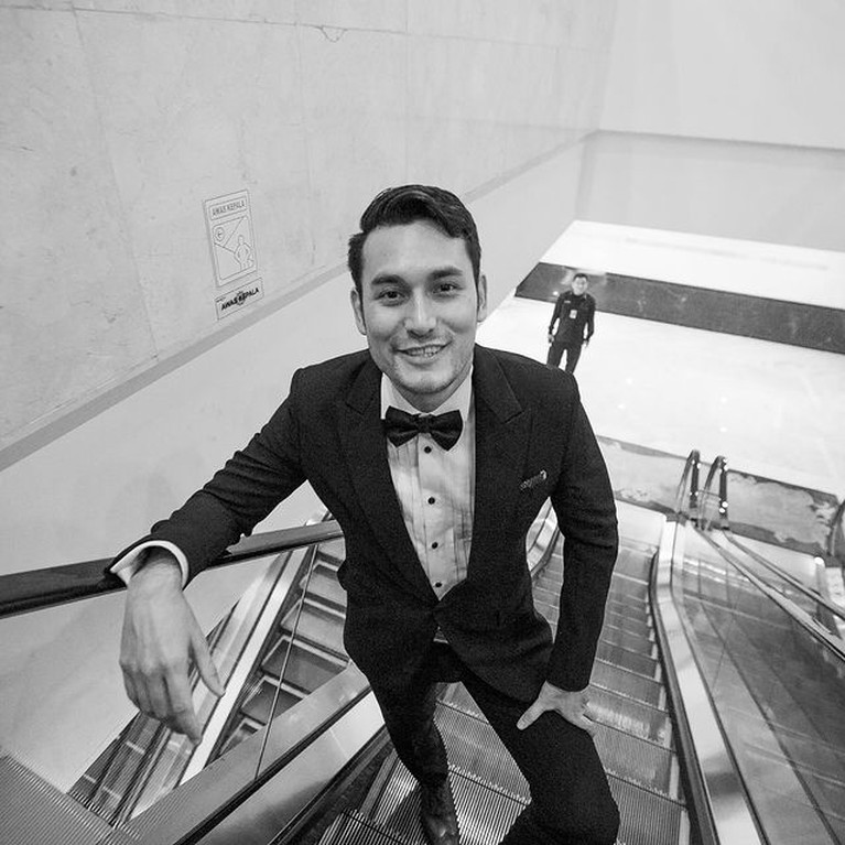 Arifin Putra mengakui bahwa ia adalah penyandang disabilitas ringan. Yuk kita intip potretnya!