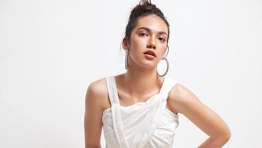 Haico Van Der Veken Haico Van Der Veken diisukan menjadi korban tikung teman karena unggahan Insta Storiesnya. Yuk kita intip potret si cantik ini!