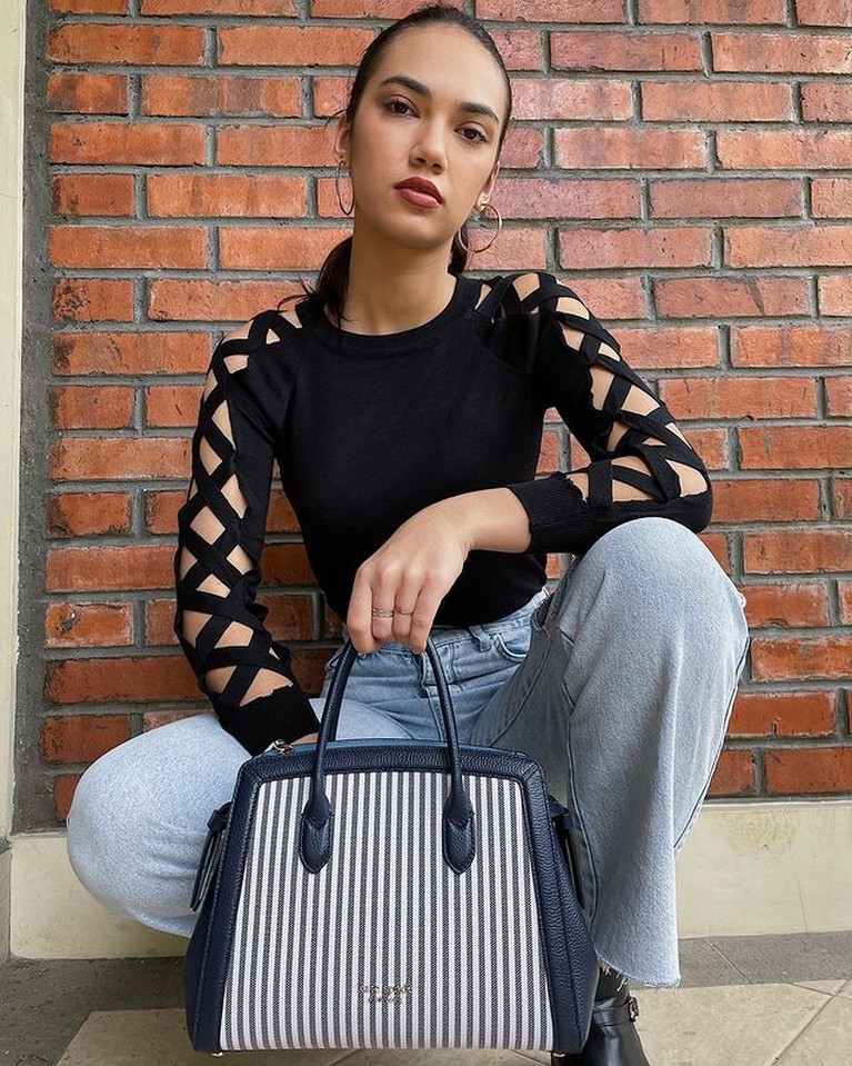 Haico Van Der Veken Haico Van Der Veken diisukan menjadi korban tikung teman karena unggahan Insta Storiesnya. Yuk kita intip potret si cantik ini!
