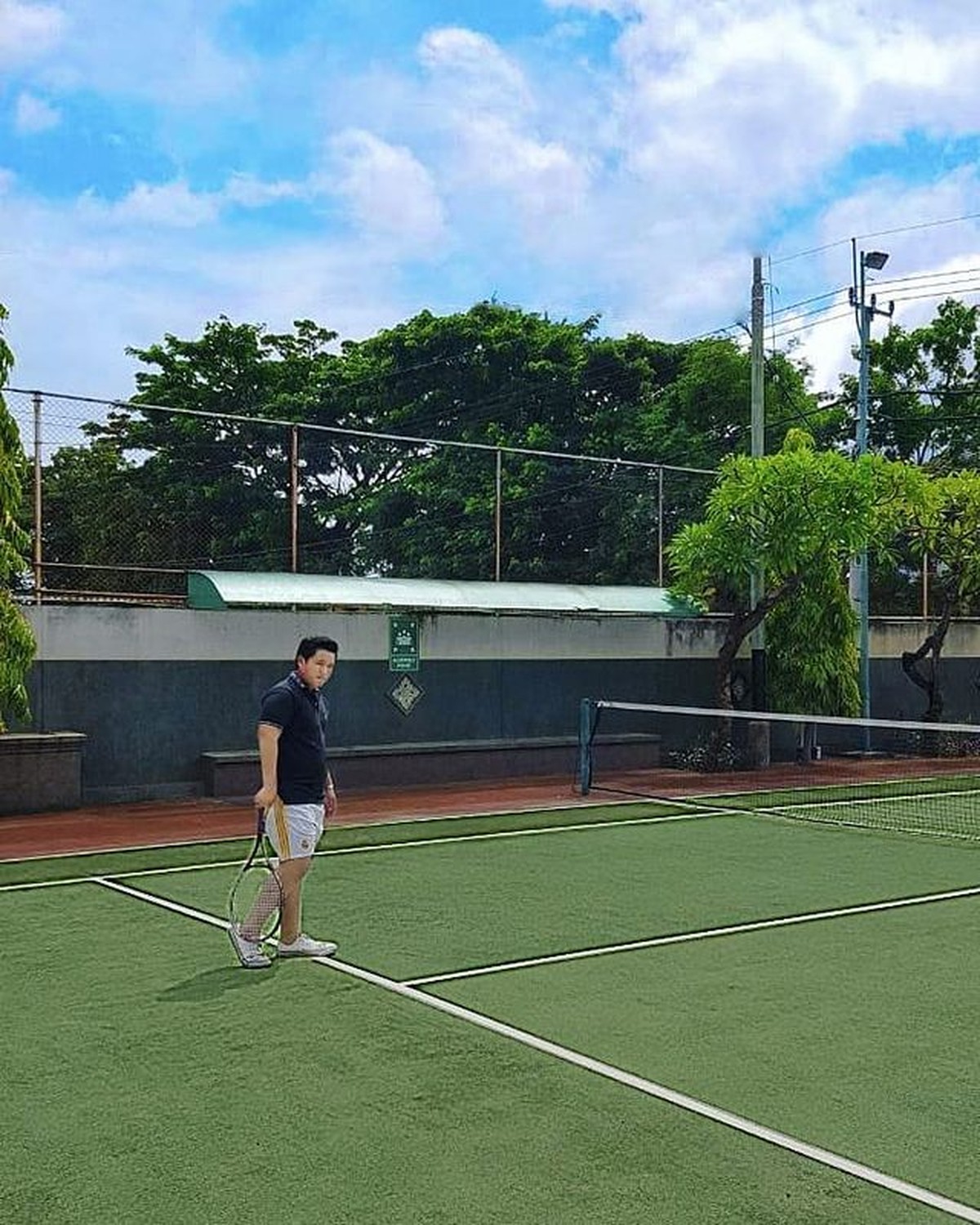 Ian Wibowo kekasih Barbie Kumalasari yang merupakan seorang berondong berusia 18 tahun dan bukan orang biasa&period; Yuk kita intip sosoknya&excl;