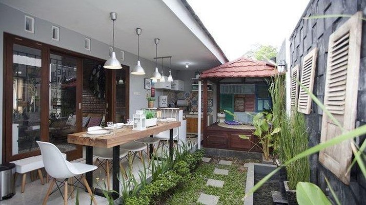 Punya aksesoris yang bisa ditempatkan baik di dalam maupun luar ruangan, tentu menguntungkan Bunda. Berikut beberapa aksesoris pilihan yang bisa jadi inspirasi!