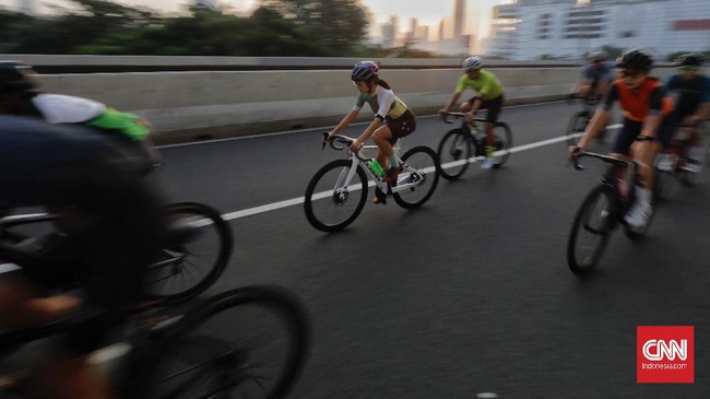 Wacana 'karpet merah' DKI bagi pesepeda road bike di jalan raya protokol ibu kota RI tersebut mengundang respons dari pengguna jalan serta pesepeda jenis lain.