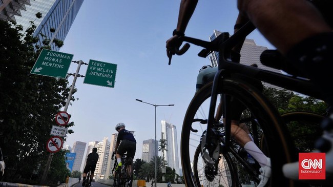 FOTO: Ramai-ramai Jajal Road Bike di JLNT Kampung Melayu