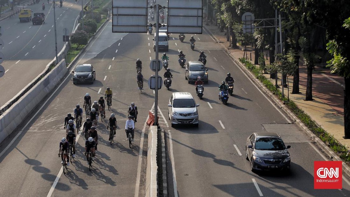FOTO: Ramai-ramai Jajal Road Bike di JLNT Kampung Melayu