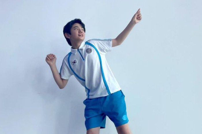 Setelah Mouse selesai tayang, Kim Kang Hoon kembali dengan drama olahraga terbaru berjudul Racket Boys. Di sini ia berperan sebagai Lee Young Tae, siswa yang bercita-cita menjadi atlet badminton / foto: instagram.com/kanghoon.juwon