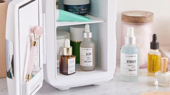 Lebih Segar dan Awet, Simpanlah 5 Produk Skincare Ini di Dalam Kulkas