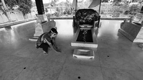 Risma dan Ganjar Ziarah ke Makam Bung Karno di Blitar