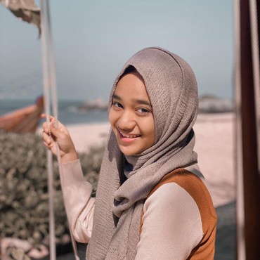 Lirik Lagu Terpatah Terluka - Nabila Taqiyyah