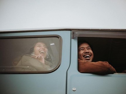 Seru tapi Mesra, 7 Foto Prewed Joshua Suherman & Clairine Clay di Bromo dan Batu